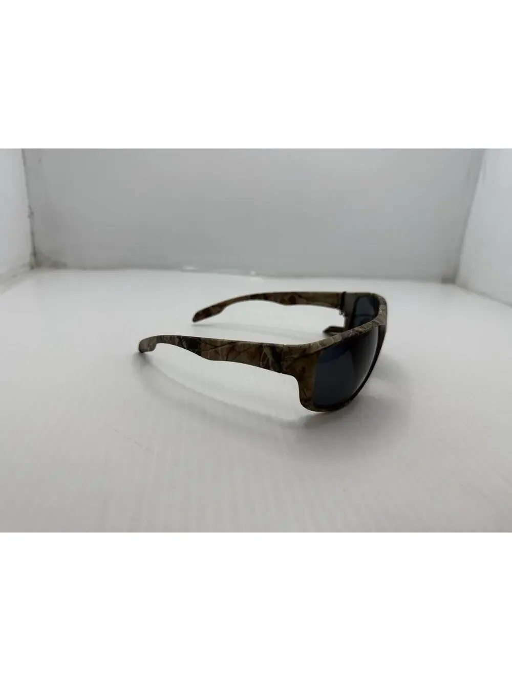 RealTree Grey Tint Hunting/Fishing Sunglasses Unisex Size Large
